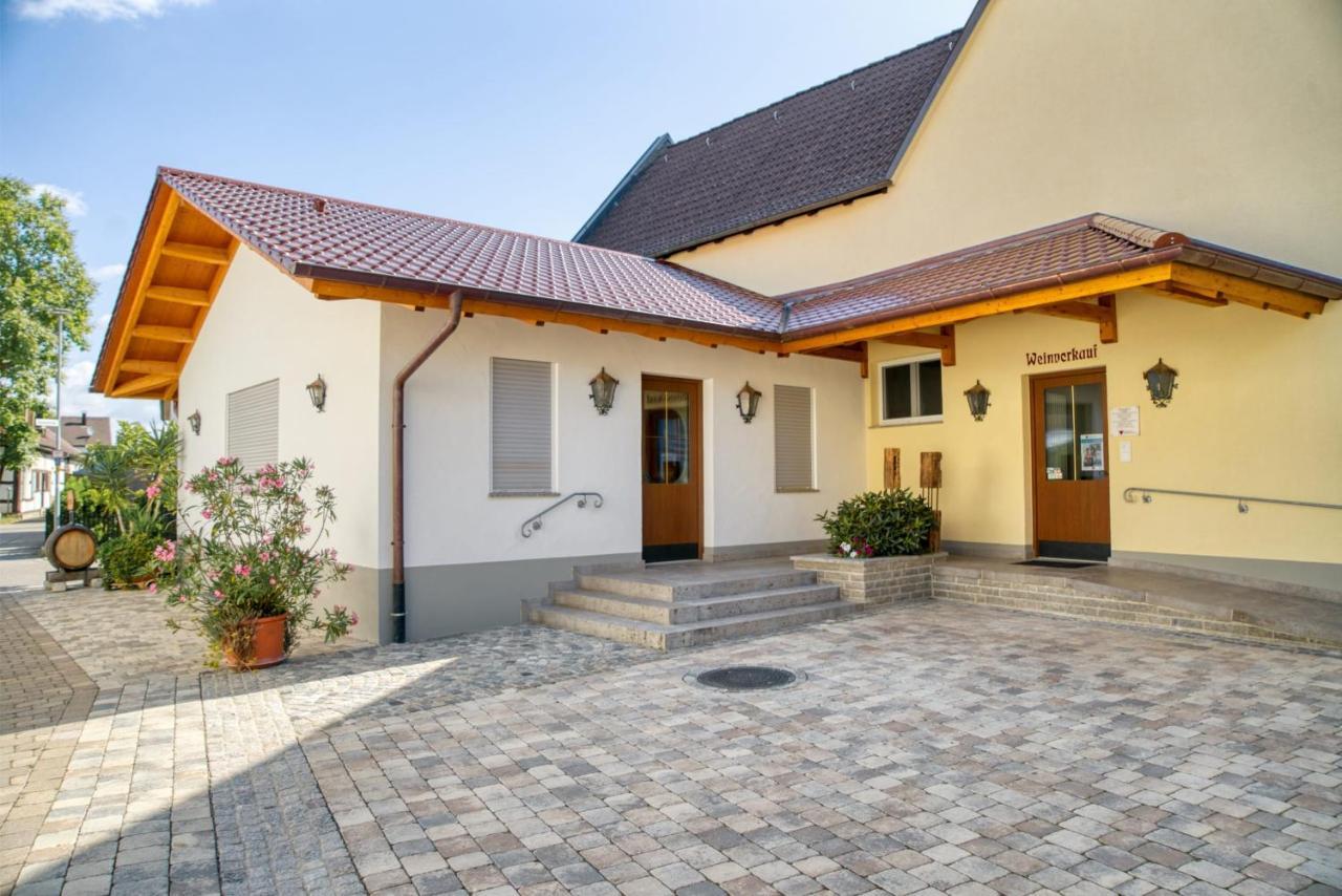 Gästehaus Weingut Politschek Bad Friedrichshall Exterior foto